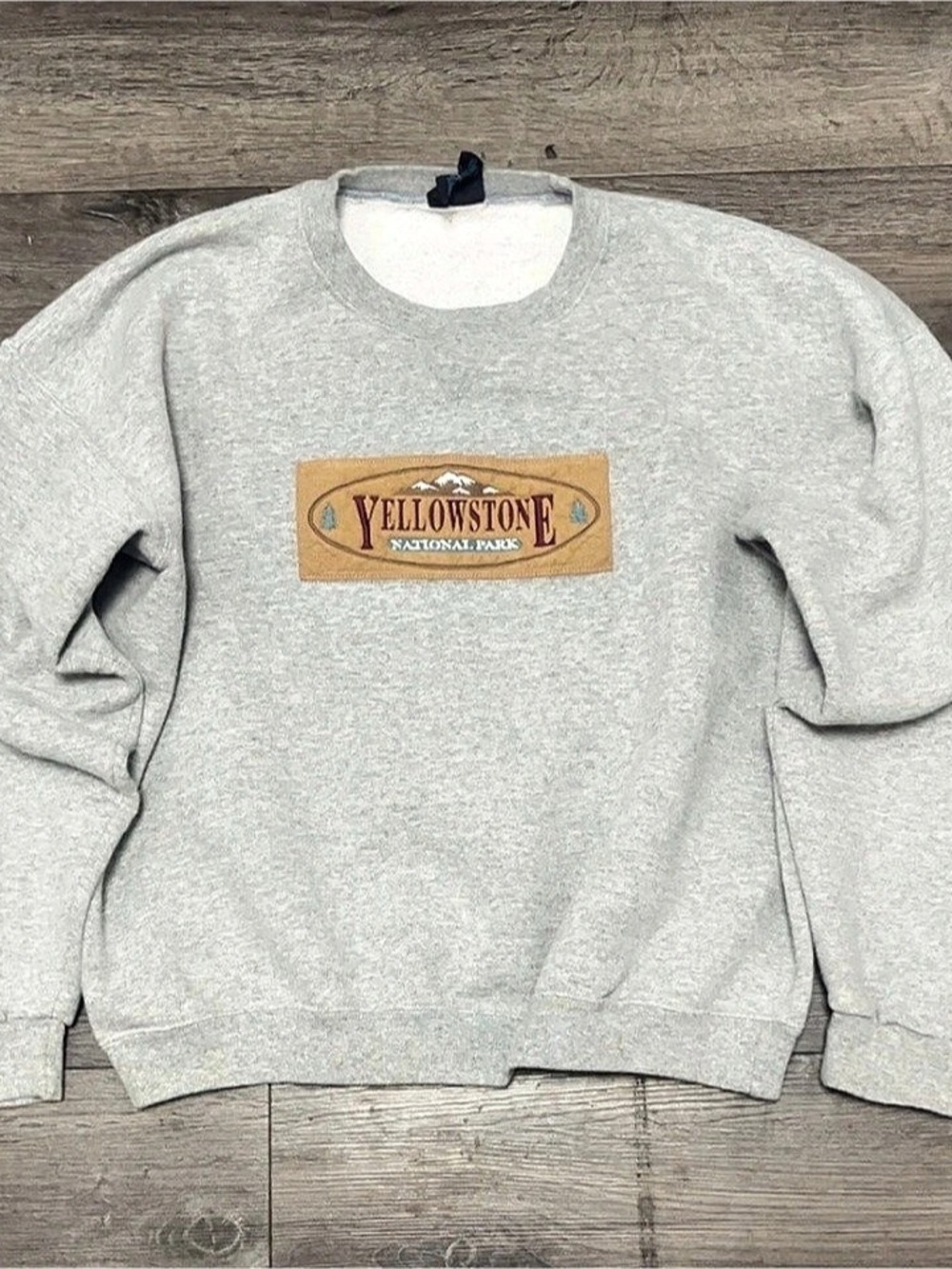 Soffe Yellowstone National Park Graphic Crewneck Sweatshirt Gray Large